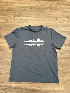 Detroit Skyline Graphic T-Shirt XXL Gray Polyester Short Sleeve Tee